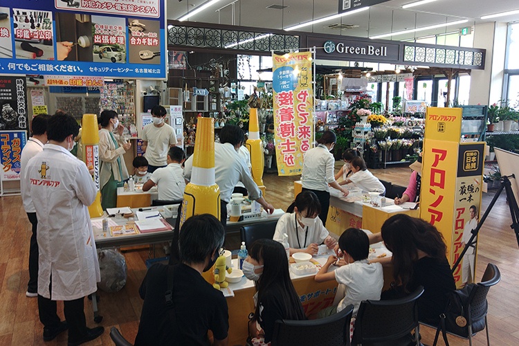 会場は、店舗正面入り口の一等地。入店する方のほとんどの方にイベントを知っていただけました！